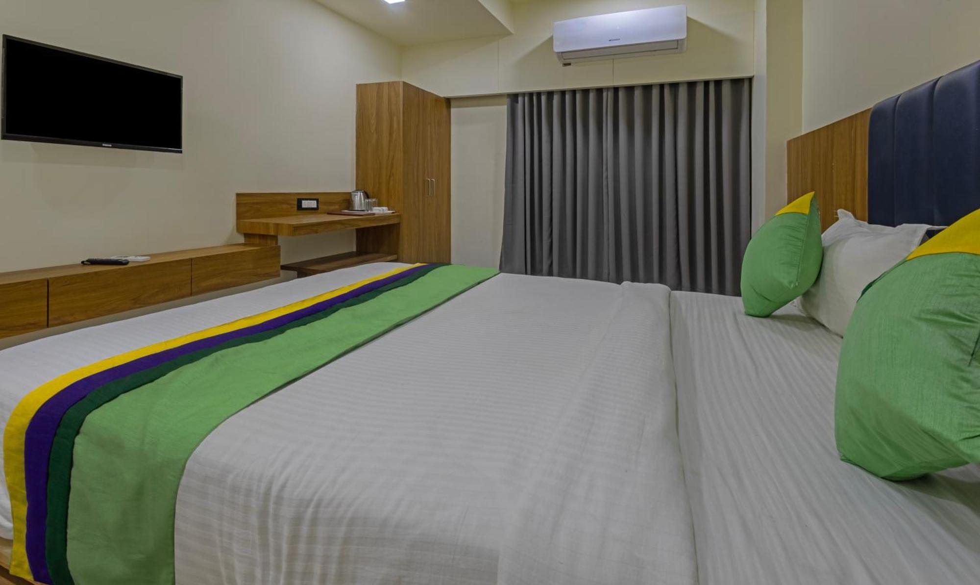 Hotel Treebo Eden Park, Ahmedabad Watuwa Exterior foto